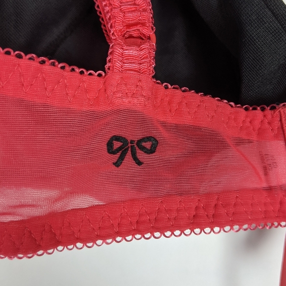 Victoria's Secret red black lace underwrite bra - Picture 2 of 8